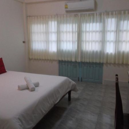 Albatross Guesthouse @ Thungwualaen Beach Patiju Kültér fotó