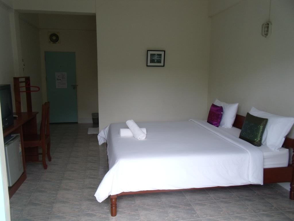 Albatross Guesthouse @ Thungwualaen Beach Patiju Kültér fotó